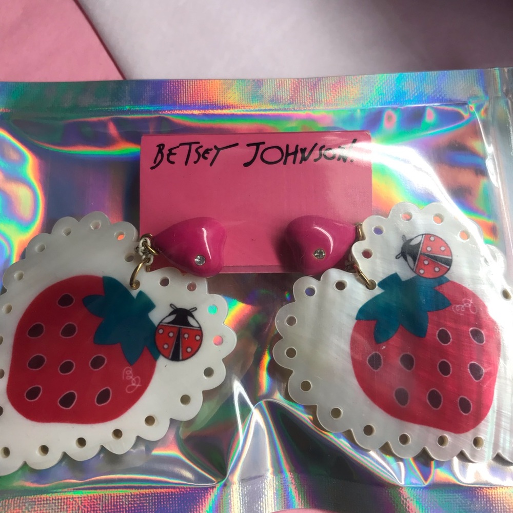 Betsey Johnson vintage strawberry shell earrings